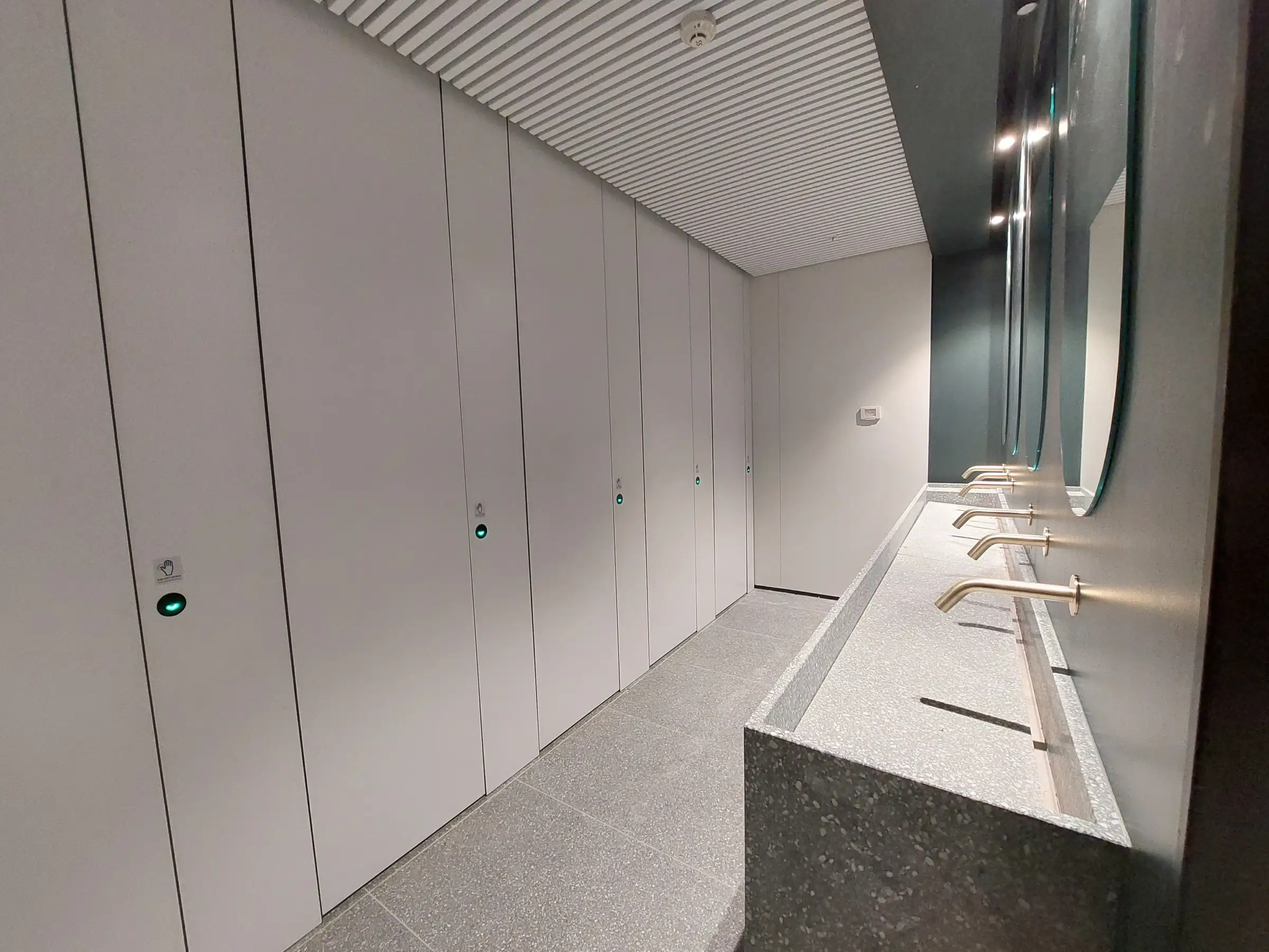 Extreme-CS-Cubicles