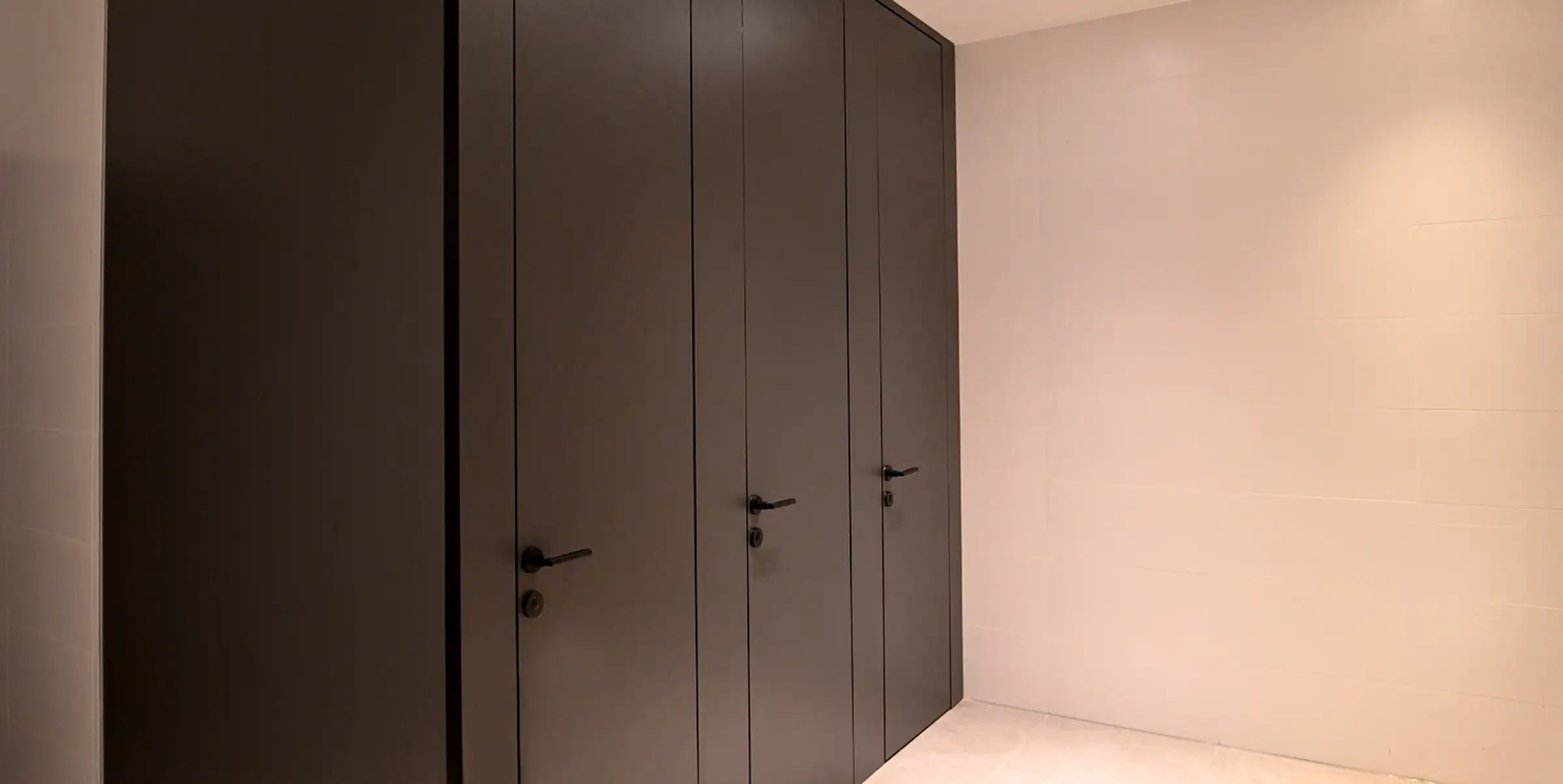 Manual-Cubicles-Main-Pic-at-top-of-page
