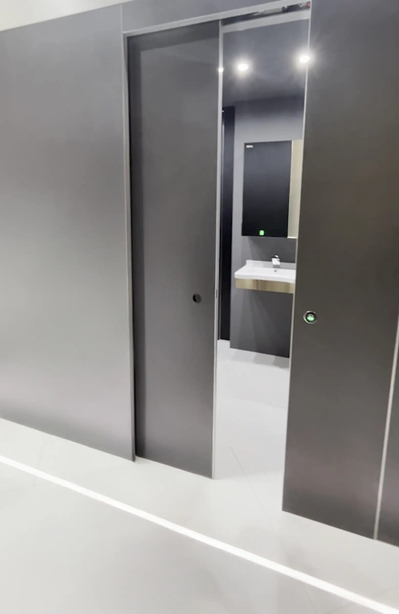 Sliding-Doors_Black_2