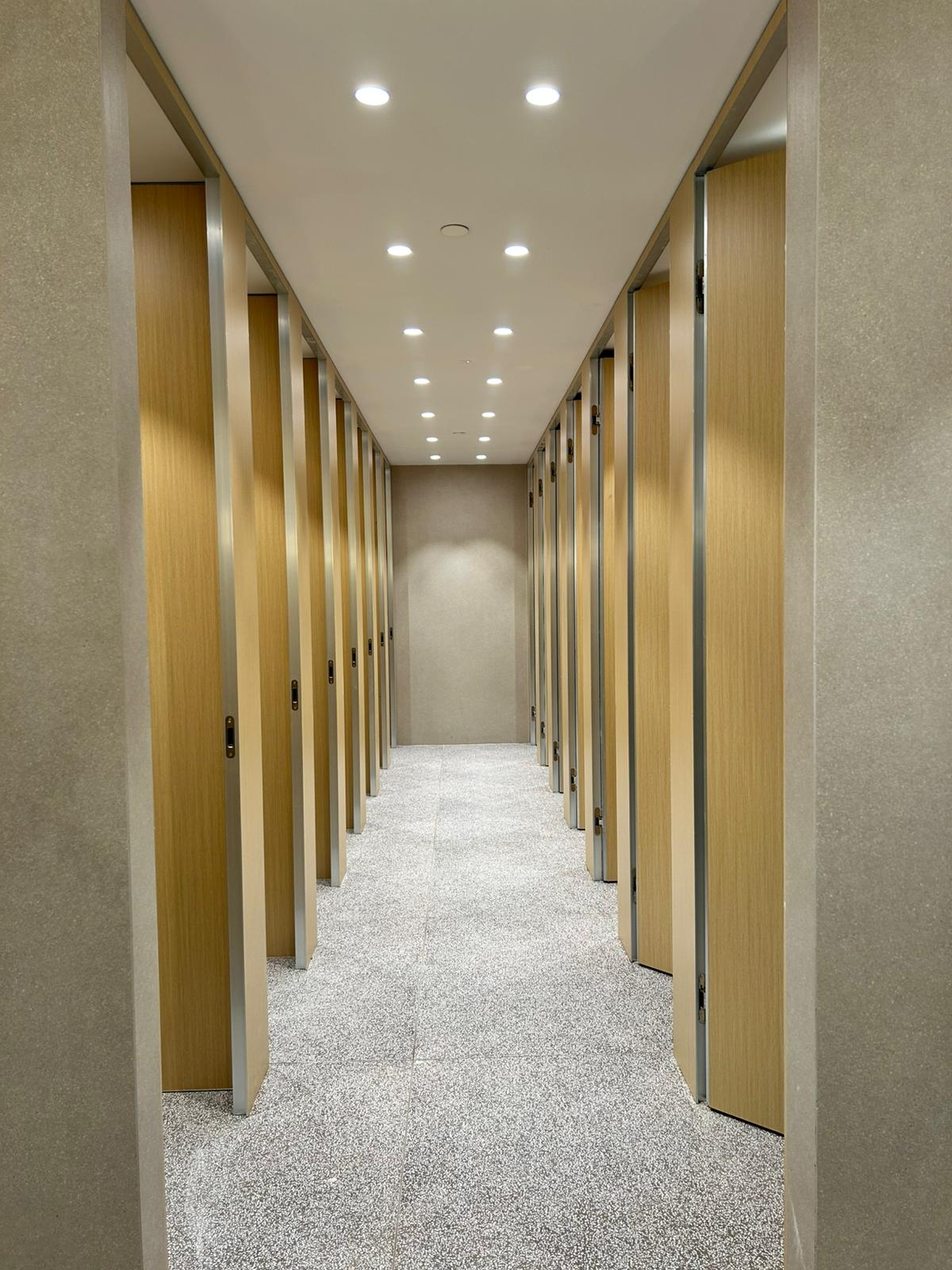 תאי_שירותים_אוטומטיים_2 STERN CUBICLES - מערכת תאי Cubicles – מערכת תאי שירותים ומחיצות
